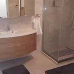 Orhidea Szuterén Apartment